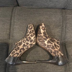 Donald J Pliner "Eartha" Leopard Print Shoe Boots-Like NEW!